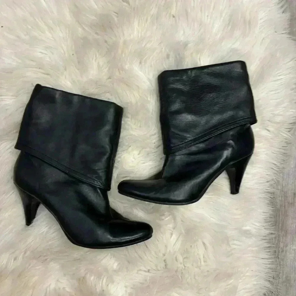 Style & co snappy black fold over leather almond toe short heel sz 6.5